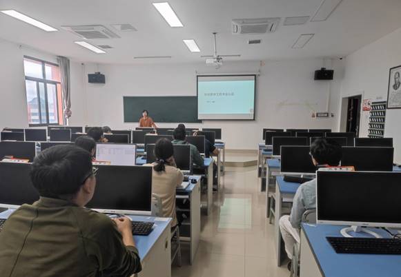 说明: \\2012-20160518dr\学院办公室2017—2020\会议照片和资料\2023年照片\2023.10.19 3044永利集团官网2023年教师成长发展互助平台培训\IMG_20231019_142301.jpg